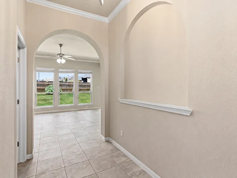 5716 Blackstone Dr — Photo 4
