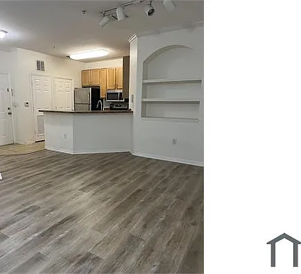 10101 Courtney Palms Blvd #101 — Photo 3