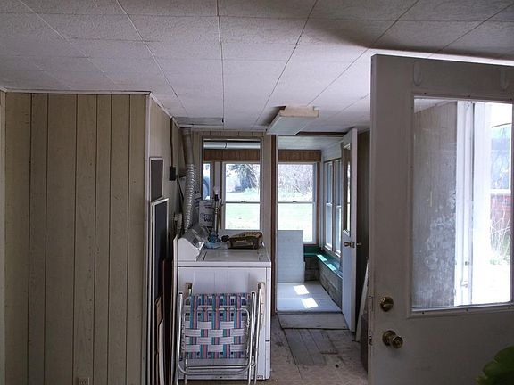 3rd image of 116 N School St