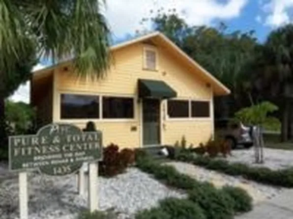 701 Cohen Way, Sarasota, FL 34236