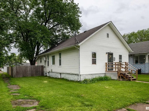 301 N 11th St, Herrin, IL 62948