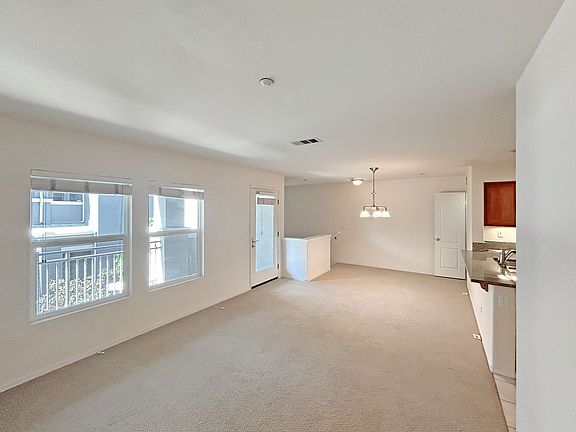 4th image of 3467 Coastline Pl