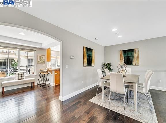 5th image of 3286 Payne Ave