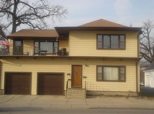 8 S Lincolnway APT A, North Aurora, IL 60542