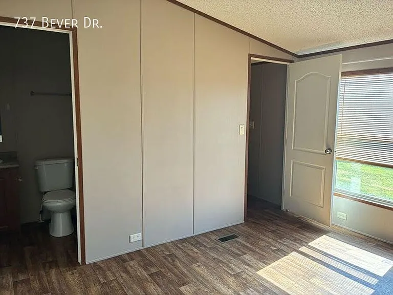 737 Bever Dr — Photo 10