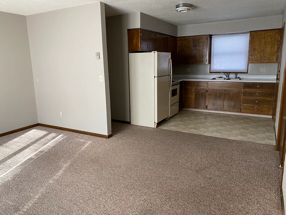 204 E 2nd St #8