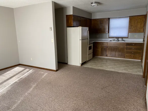 204 E 2nd St #8, White, SD 57276
