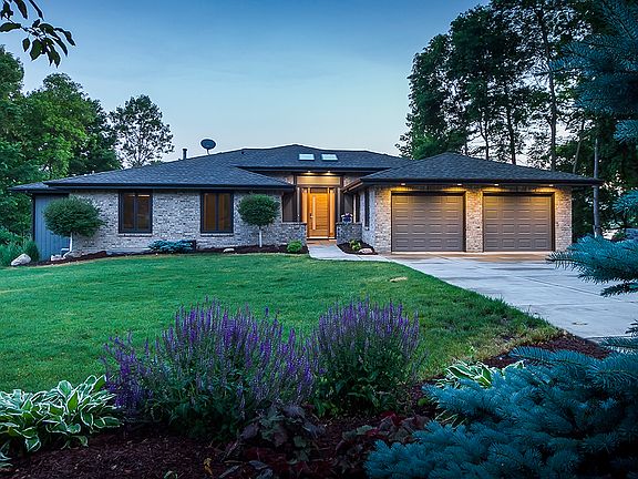 2nd image of 5405 Lake Sarah Heights Dr