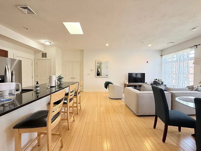 9 Gardner St #14 — Photo 11