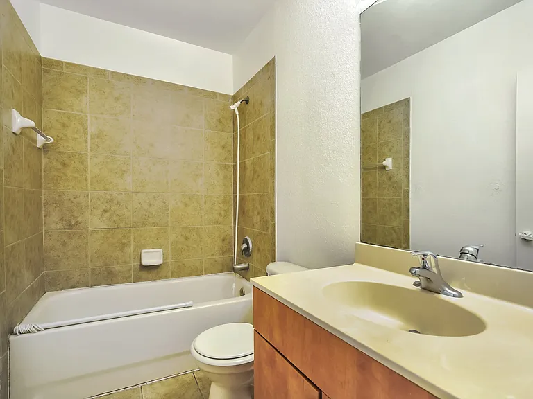 1969 Alamanda Way — Photo 16