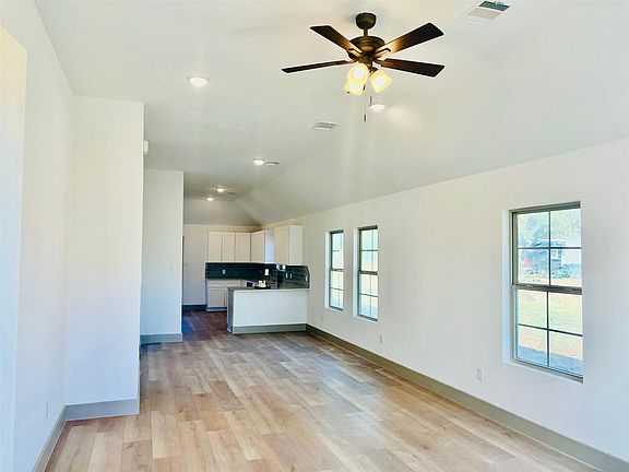 5th image of 241 19th St