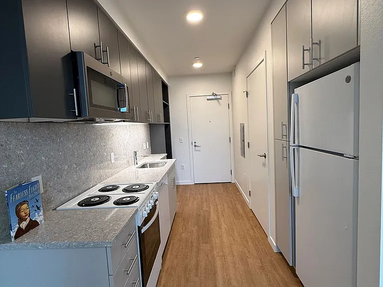 Hazel Ying Lee Apartments — Photo 5