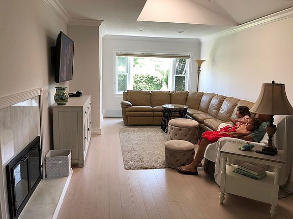 5th image of 54 Belmont Cir