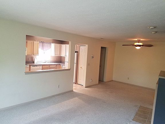 4th image of 476 Tollis Pkwy
