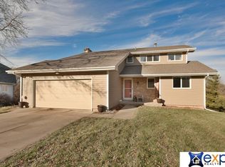 16518 Dorcas St, Omaha, NE 68130