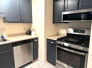 202 Springbrook Cir, Portsmouth, NH 03801