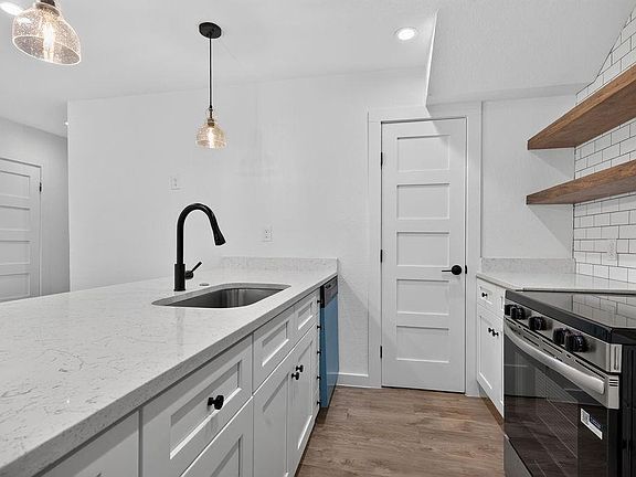 3rd image of 2124 Burton Dr APT 133