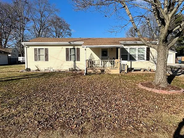 604 E Mefford Dr, Robinson, IL 62454