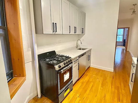 5th image of 314 E 11th St APT 3B