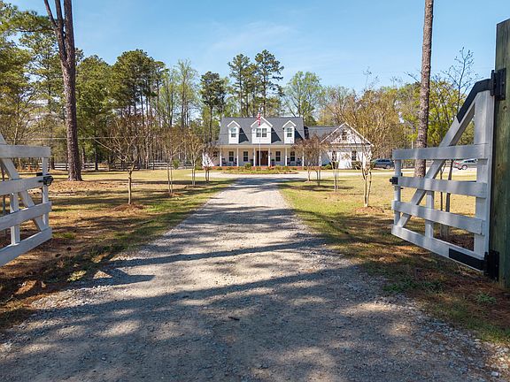 4th image of 826 Furr Road