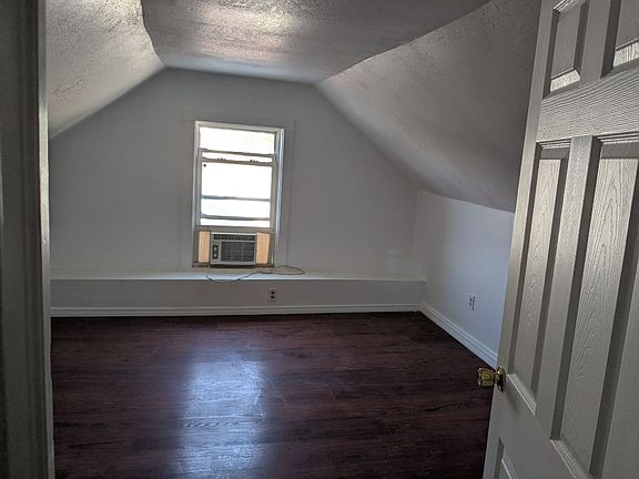 4th image of 13 Lock St #B