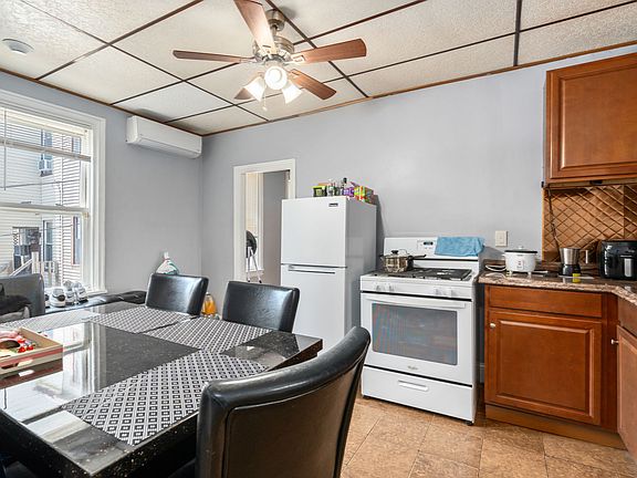 5th image of 109 Eutaw St Unit 2