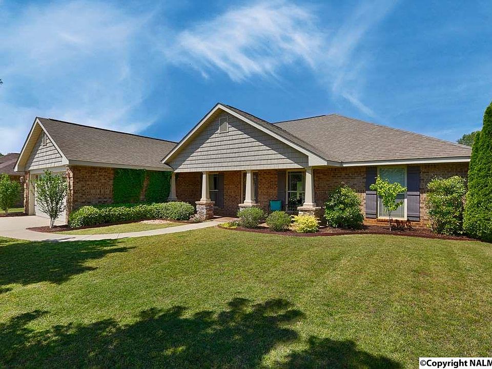 1st image of 624 Summer Cove Cir NW