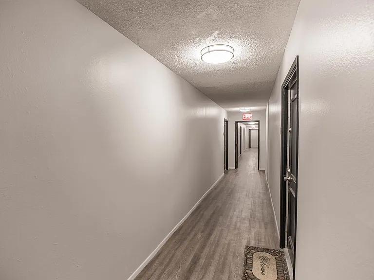 7317 Haskell Ave — Photo 14