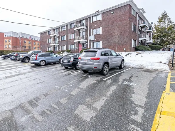260 E Haverhill St APT 22, Lawrence, MA 01841