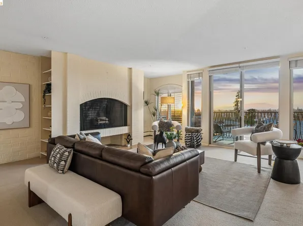 5405 Carlton St APT 202, Oakland, CA 94618