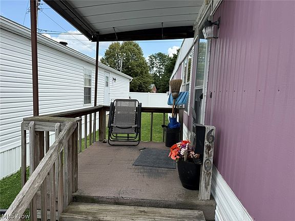 3rd image of 610 Patricia Ave NW