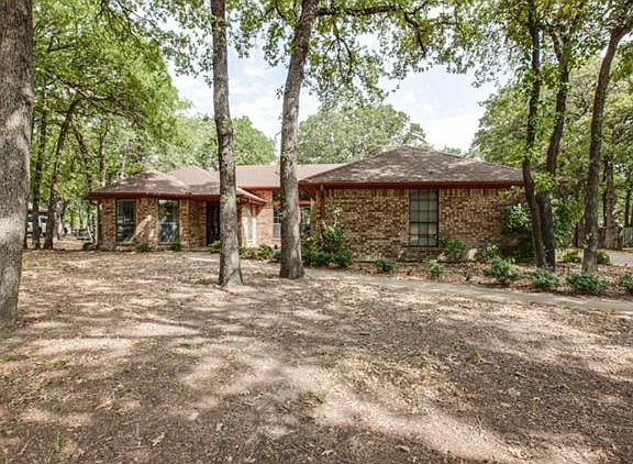 4th image of 2029 Hickory Hollow Ln