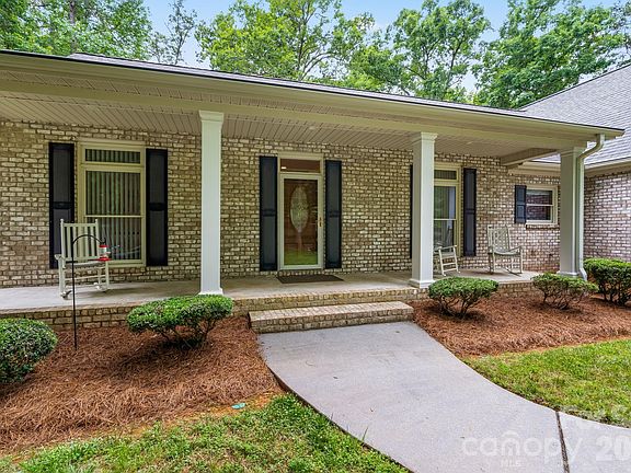 4th image of 434 Yachtsman Point Dr