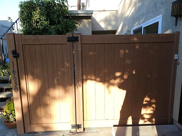 16630 Shenandoah Ave — Photo 21