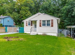67 Oakwood Ter, Springfield, MA 01109