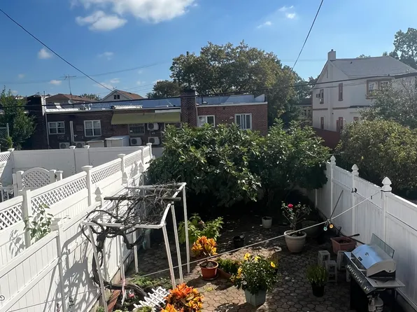 1533 East 57th Street image 4 of 4