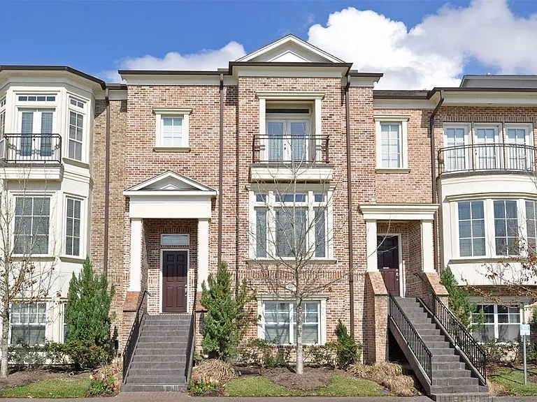 4631 Regent Manor Dr — Photo 1