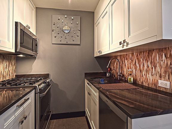 4th image of 55 E 9th St #6CD