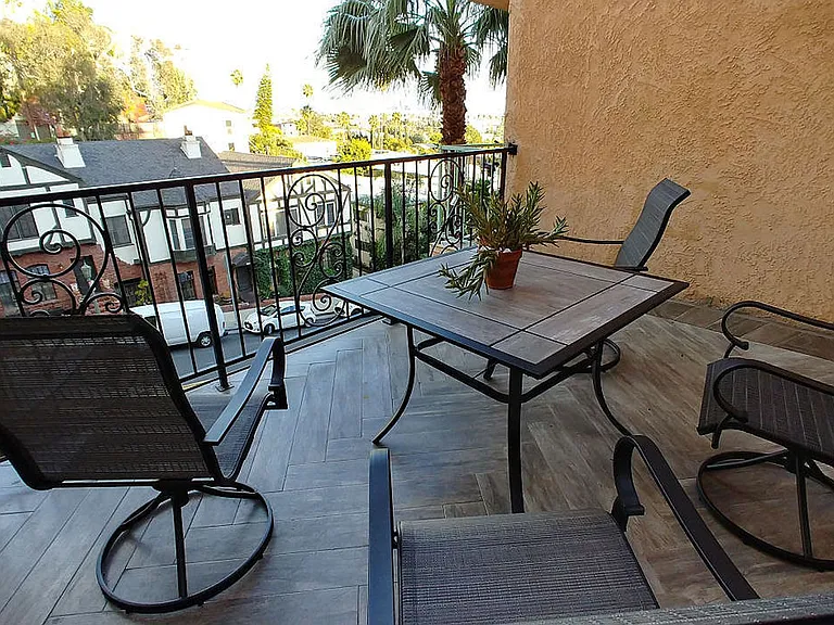 Five Star Suites — Photo 8