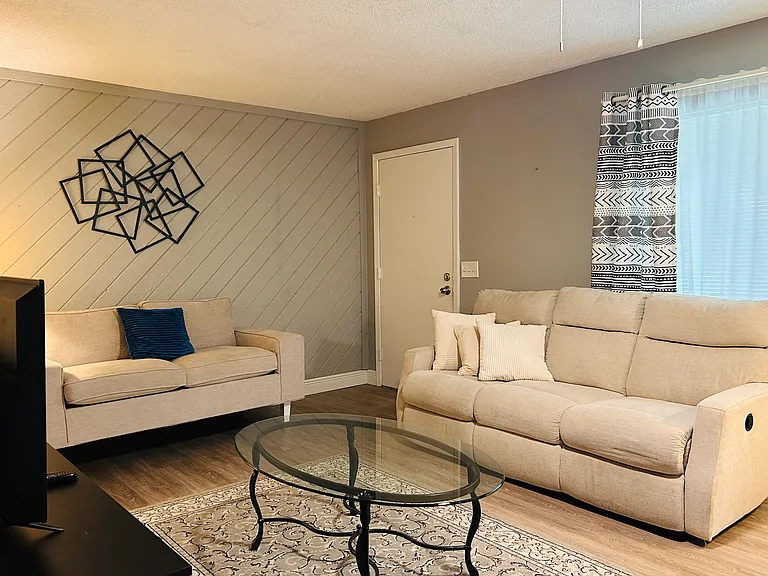 6029 Wyoming Ave #1 — Photo 3