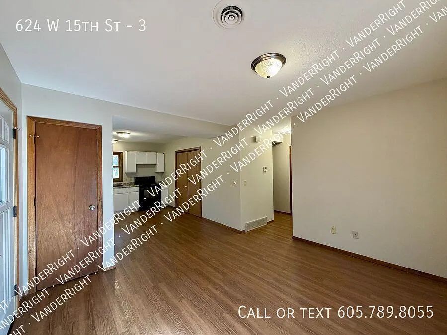 Triplex Top-Floor Apartment! — Photo 4
