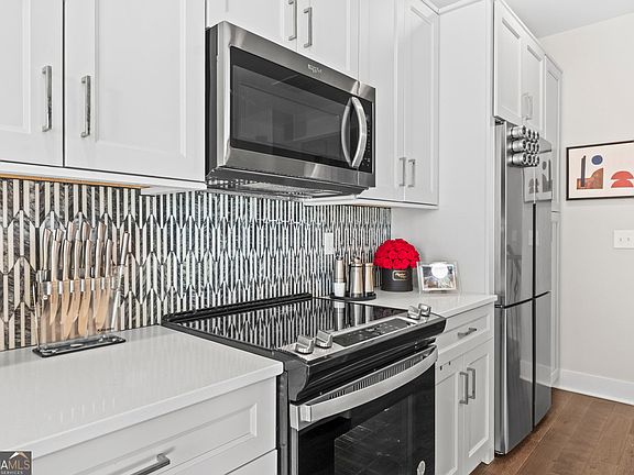 3rd image of 1350 May Ave SE #14