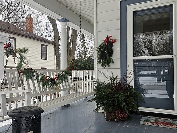 2nd image of 419 Dean St