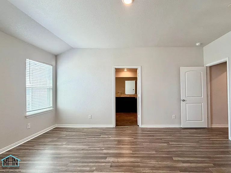 10950 Chippewa Trce — Photo 25