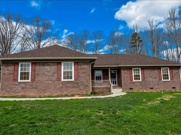 794 Sthwy 66, Young Harris, GA 30582