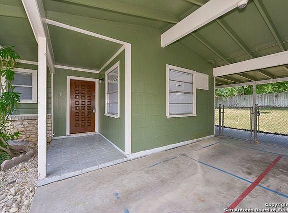 3rd image of 6830 Windward Way Dr