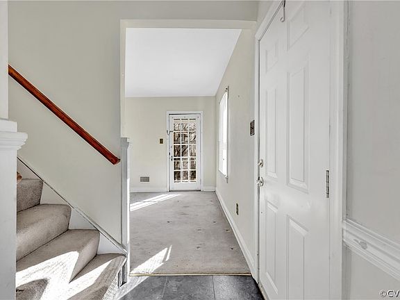 4th image of 717 W 49th St