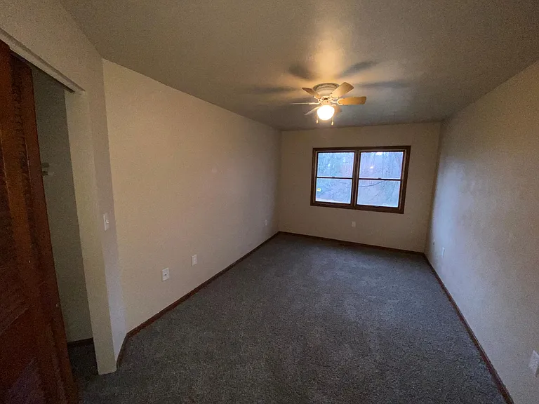 150 S Lakeside Dr #9 — Photo 4