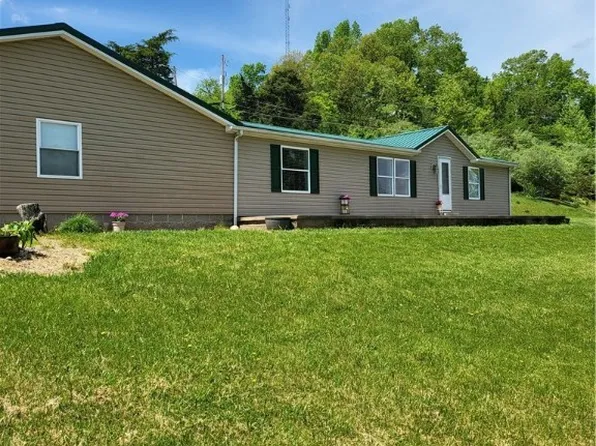2714 Cedar Lakes Dr, Ripley, WV 25271
