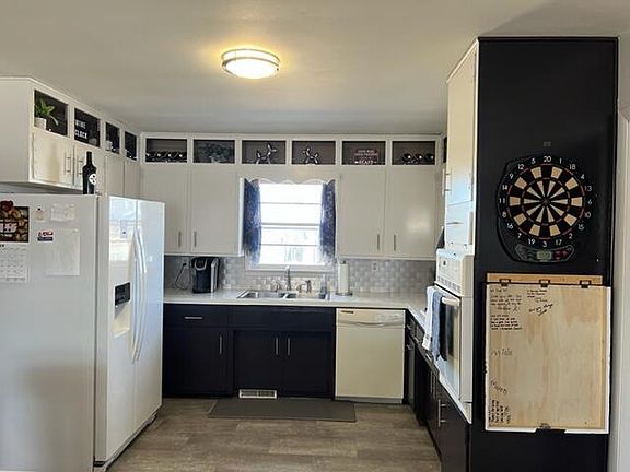 4th image of 1024 Manze St